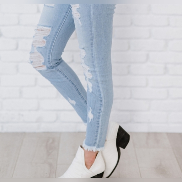 Kancan At Last Distressed Button Fly Skinny Jeans - Picture 4 of 9